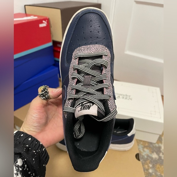 EUC Youth Size 6.5Y Nike Air Force 1 LV8 GS Sneakers Pebble Prints Midnight Navy - Picture 9 of 12